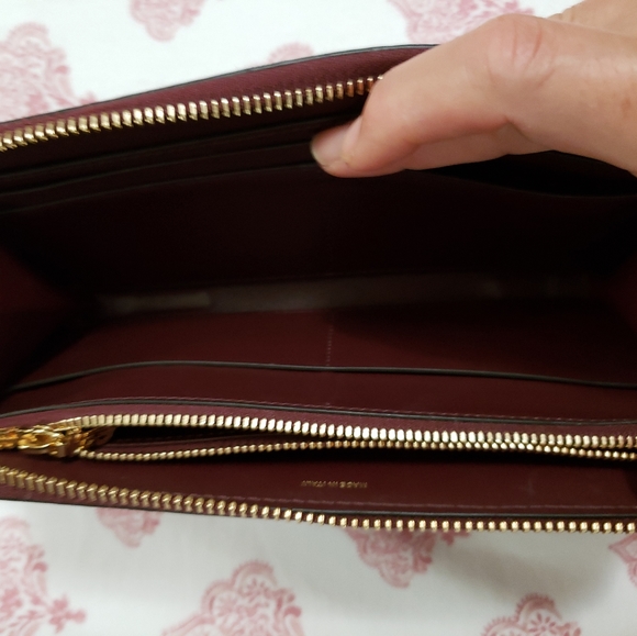 Burberry Monogram Leather Ziparound Wallet - Picture 5 of 7